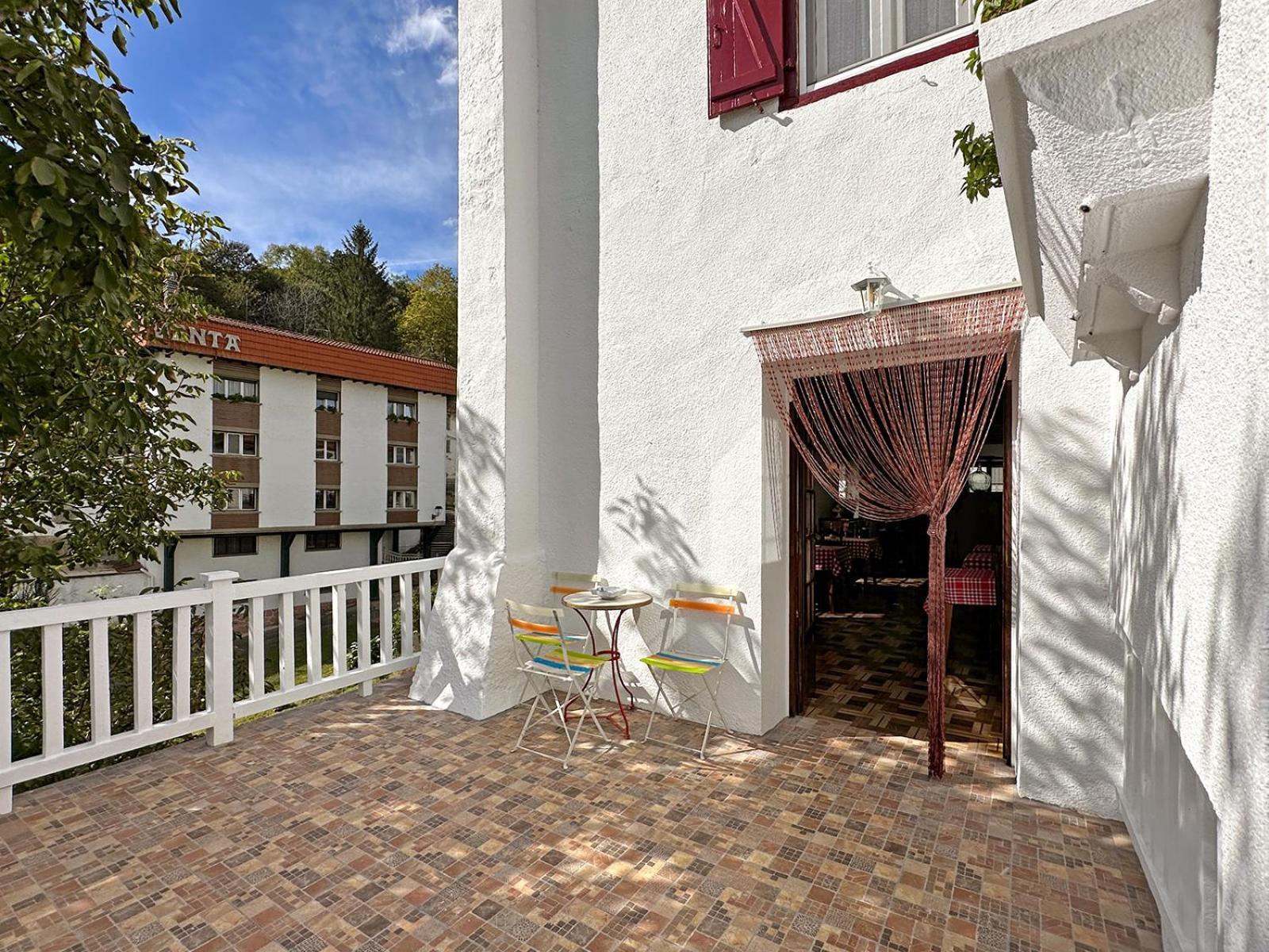 Etxeale Hotell Valcarlos Eksteriør bilde